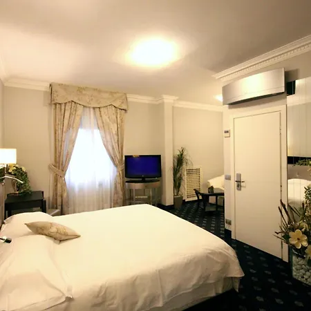 Hotel Sangallo 3*