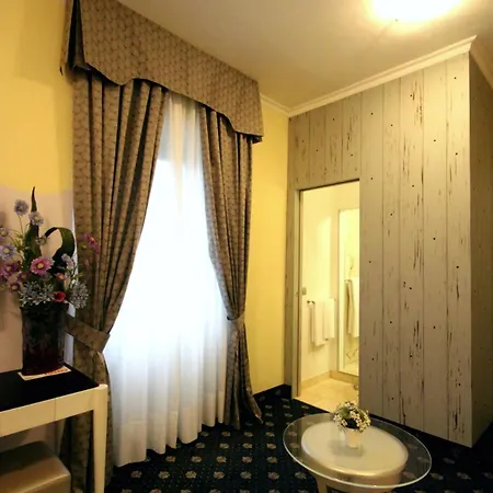 Hotel Sangallo 3*