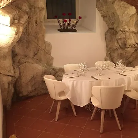מלון Sangallo 3*